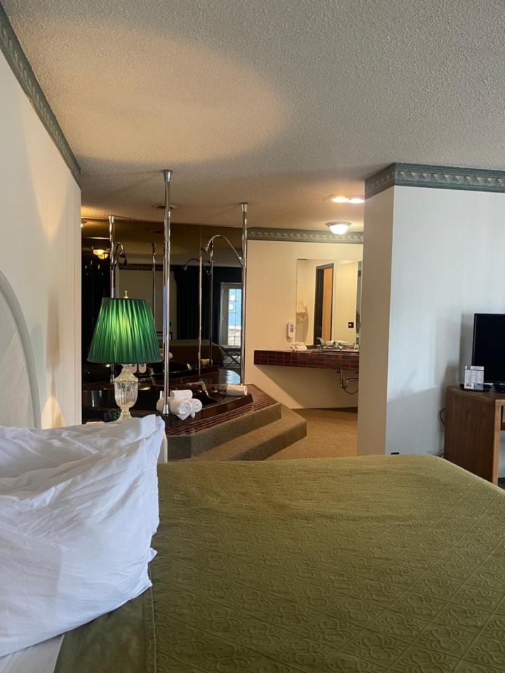 Knights Inn Mackinaw City Kültér fotó