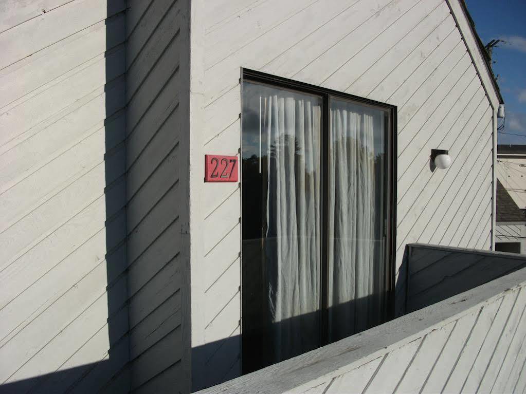Knights Inn Mackinaw City Kültér fotó
