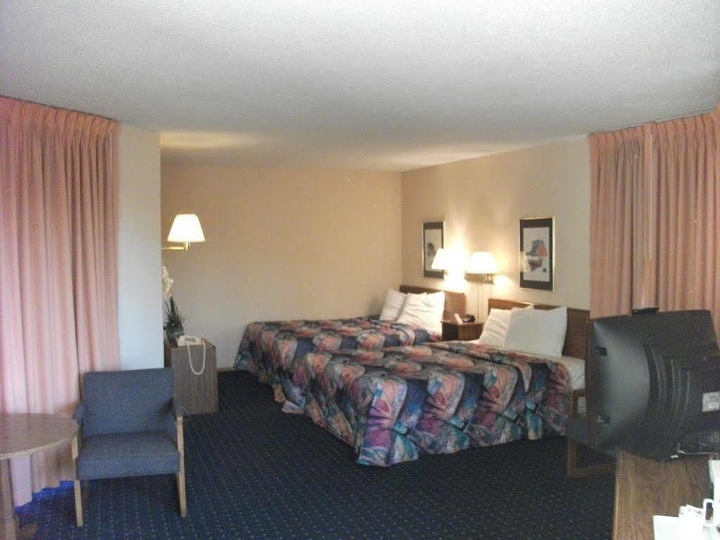 Knights Inn Mackinaw City Kültér fotó