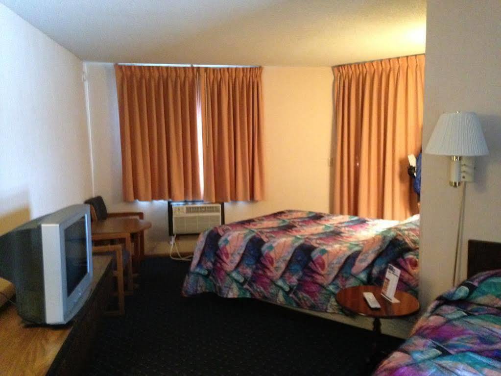 Knights Inn Mackinaw City Kültér fotó